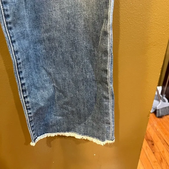 Nili Lotan Boyfriend Jeans in Venice Wash. Size 30